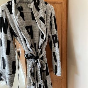 Victoria Secret/PINK robe, size XS